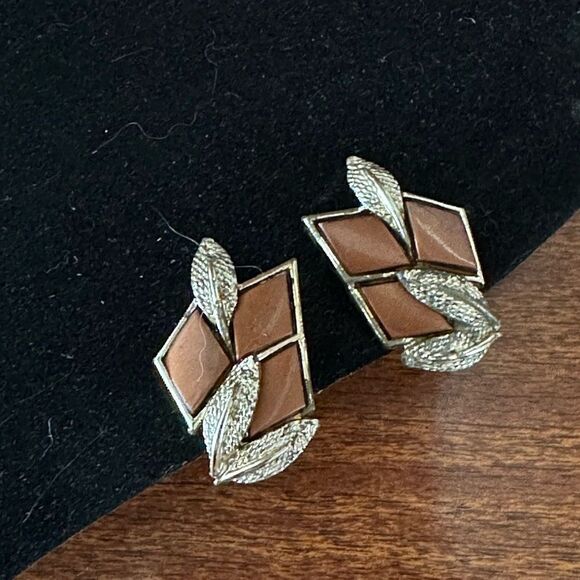 Vintage tiger eye clip on - Picture 2 of 6